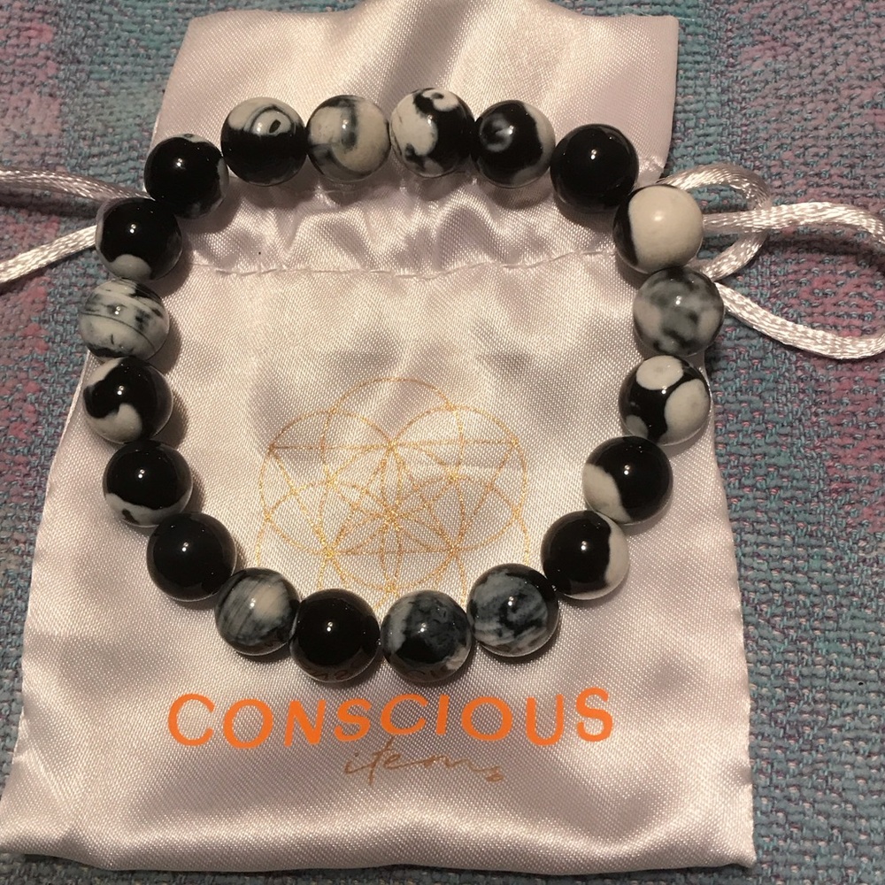 Black and White Beaded Bracelet